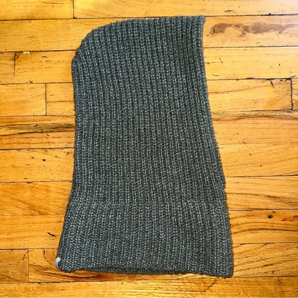 Infielder design knit Gray Hood balaclava